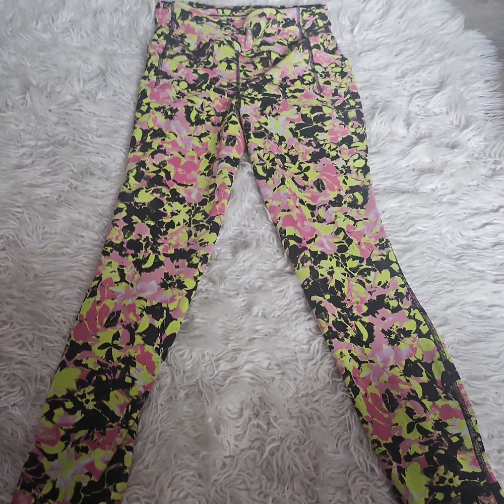 Lululemon leggings size 6